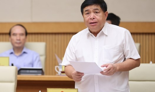 Bộ trưởng Bộ Kế hoạch và Đầu tư Nguyễn Chí Dũng phát biểu tại phiên họp. Ảnh: VGP

