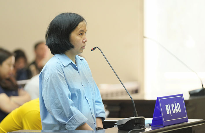 Siêu lừa Nguyễn Thị Hà Thành tại phiên tòa chiều 3.4. Ảnh: Quang Việt