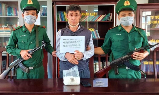 Đối tượng tàng trữ hơn 0,5kg ma túy các loại bị Bộ đội Biên phòng bắt giữ. Ảnh: BĐBP