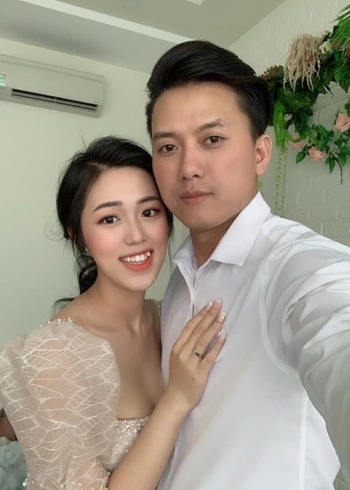 Hôn nhân hạnh phúc của Quách Ngọc Tuyên và vợ kém 16 tuổi. Ảnh: Facebook nhân vật.