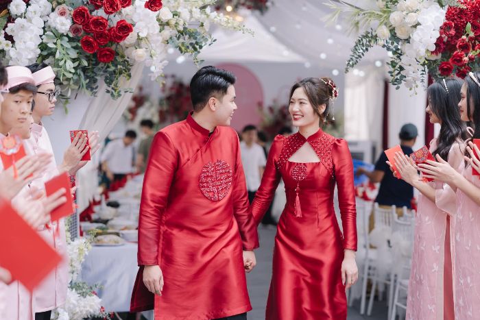 Việt Hương và chồng sắp cưới tổ chức lễ ăn hỏi hồi đầu tháng 4 vừa qua. Ảnh: NVCC