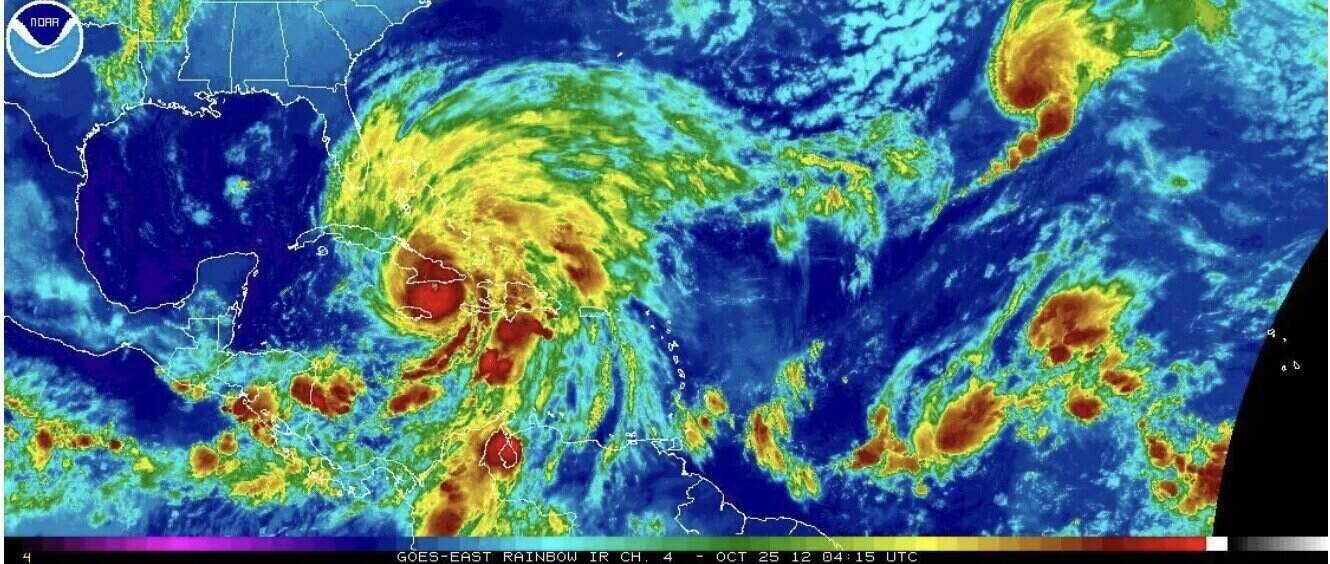 Số lượng bão kỷ lục, tăng cấp chóng vánh là những mối lo chính của mùa bão 2024. Ảnh: NOAA