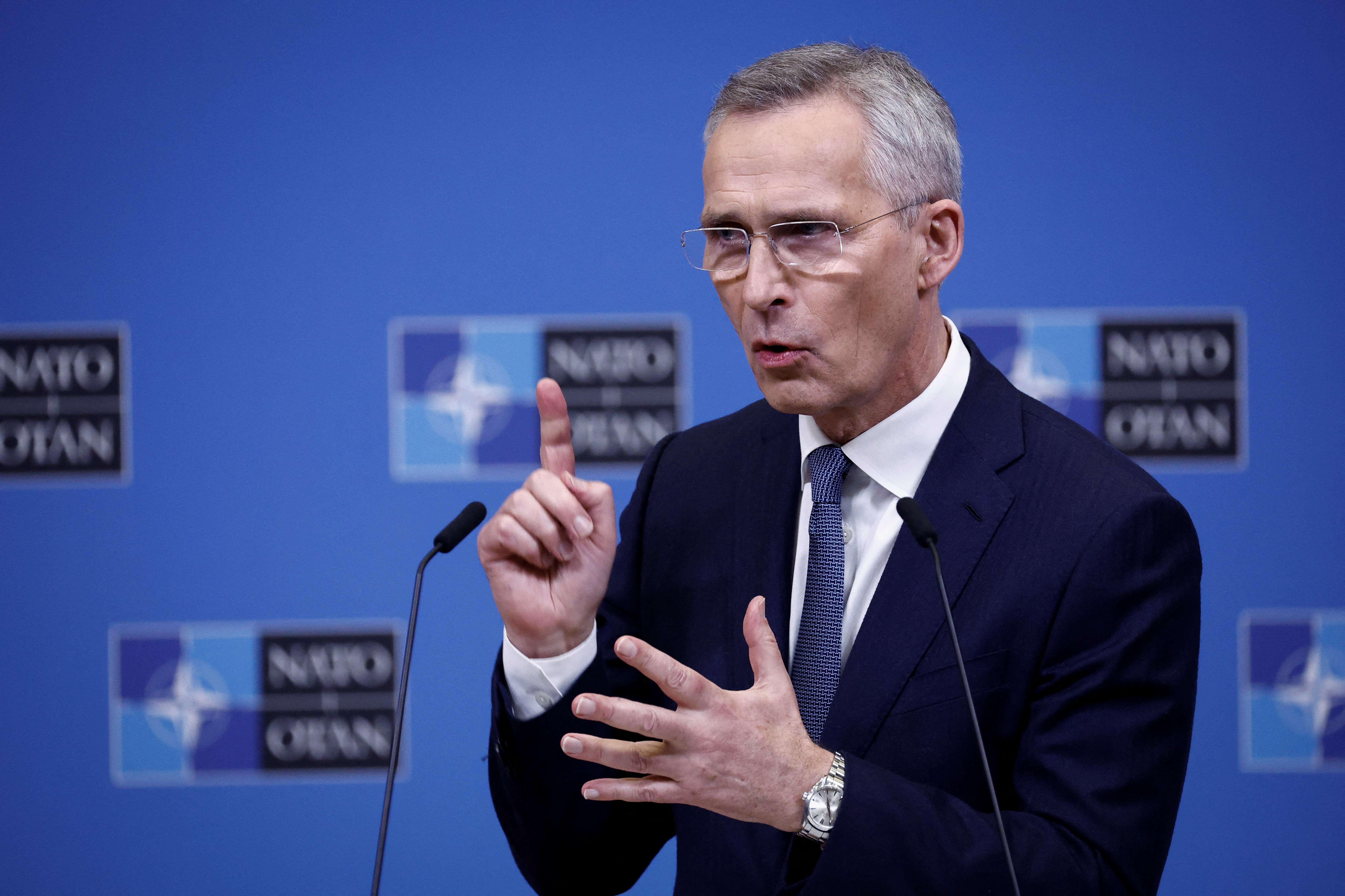 Tổng thư ký NATO Jens Stoltenberg đề xuất tạo ra một quỹ trị giá 100 tỉ euro để hỗ trợ quân đội Ukraina trong 5 năm tới. Ảnh: AFP