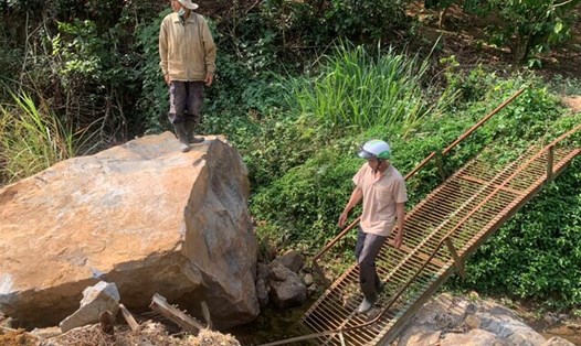 Đề nghị tạm dừng nổ mìn khai thác đá tại mỏ đá Thái Sơn. Ảnh: Mai Hương