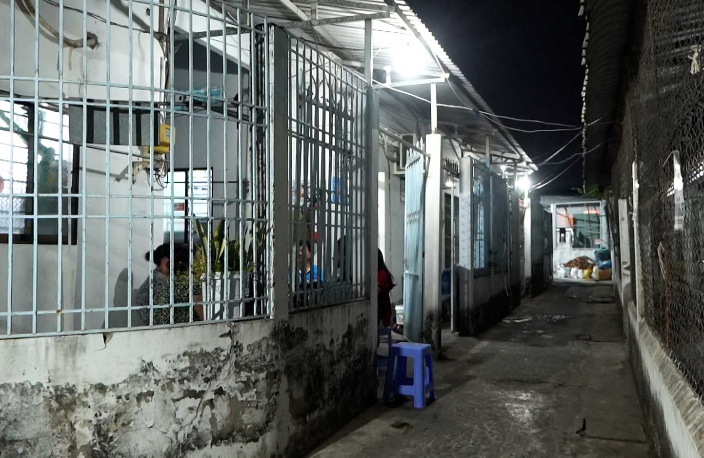 Nếu khu nhà trọ đảm bảo an toàn, công nhân sẵn sàng gắn bó lâu dài. Ảnh: Mỹ Ly