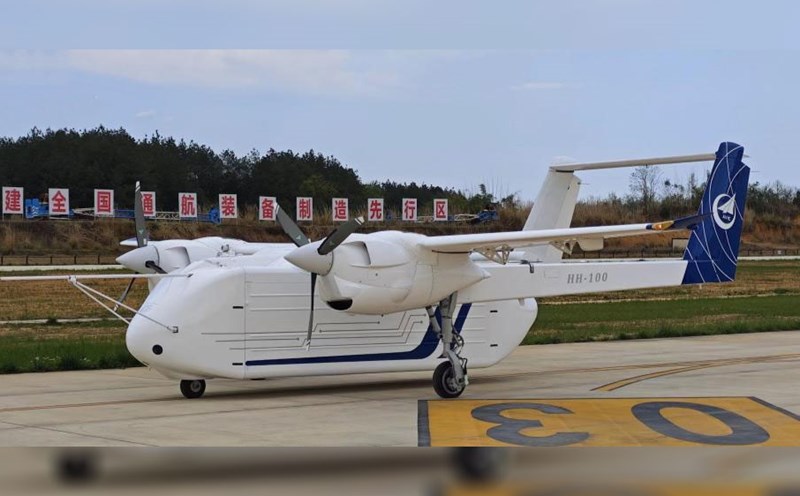 Máy bay chở hàng không người lái của Trung Quốc cất cánh  Máy bay chở hàng không người lái của Trung Quốc cất cánh