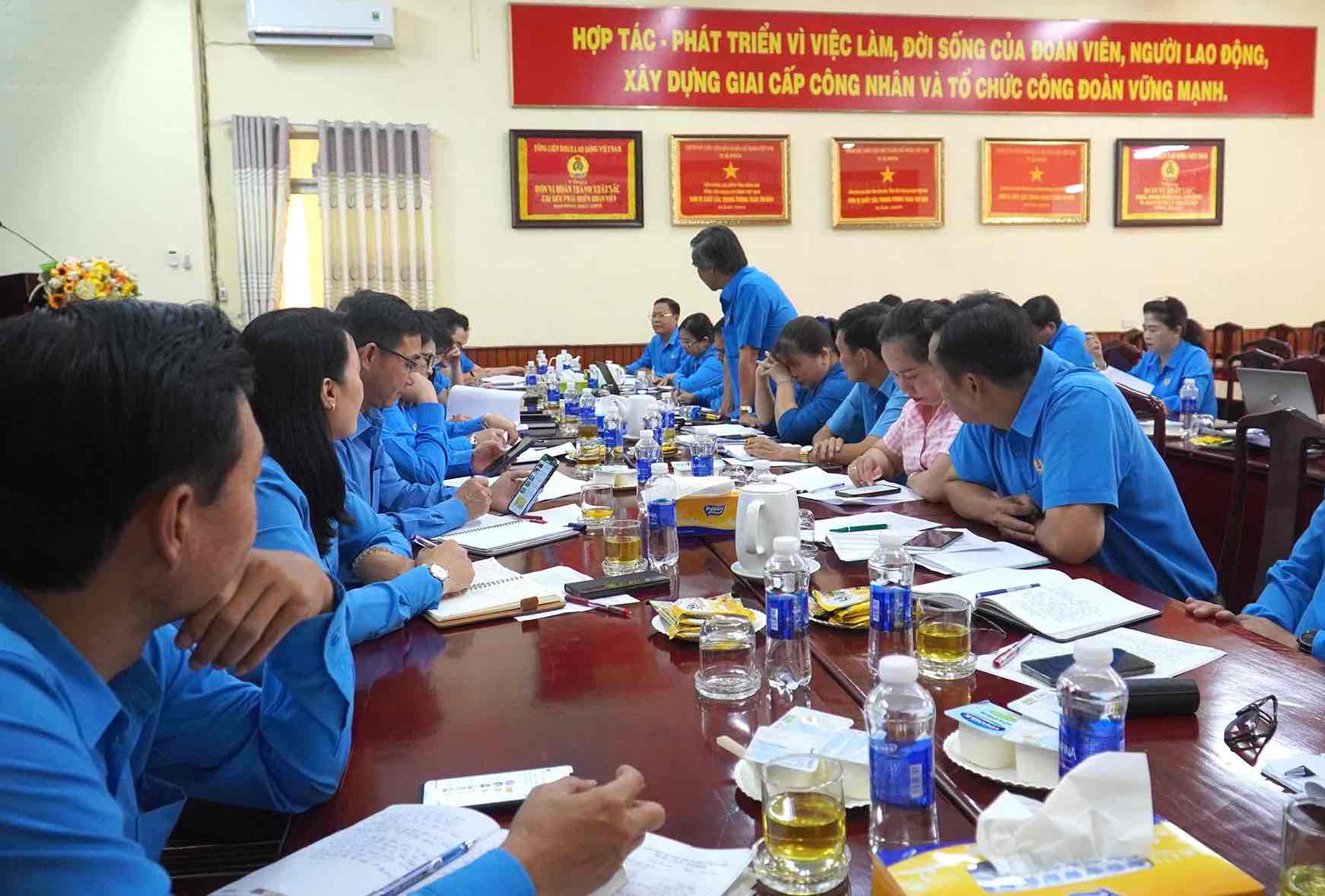 Hội nghị giao ban công tác công đoàn quý I/2024 và triển khai nhiệm vụ trọng tâm quý II/2024 do LĐLĐ tỉnh Đồng Nai tổ chức. Ảnh: Hà Anh Chiến