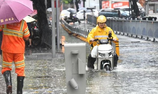 Mưa bão ở Thâm Quyến, Quảng Đông, ngày 8.9.2023. Ảnh: Xinhua