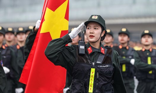 Lực lượng Cảnh sát cơ động tập diễu binh, diễu hành chuẩn bị cho Lễ kỷ niệm 50 năm truyền thống lực lượng. Ảnh: Nguyễn Thắng