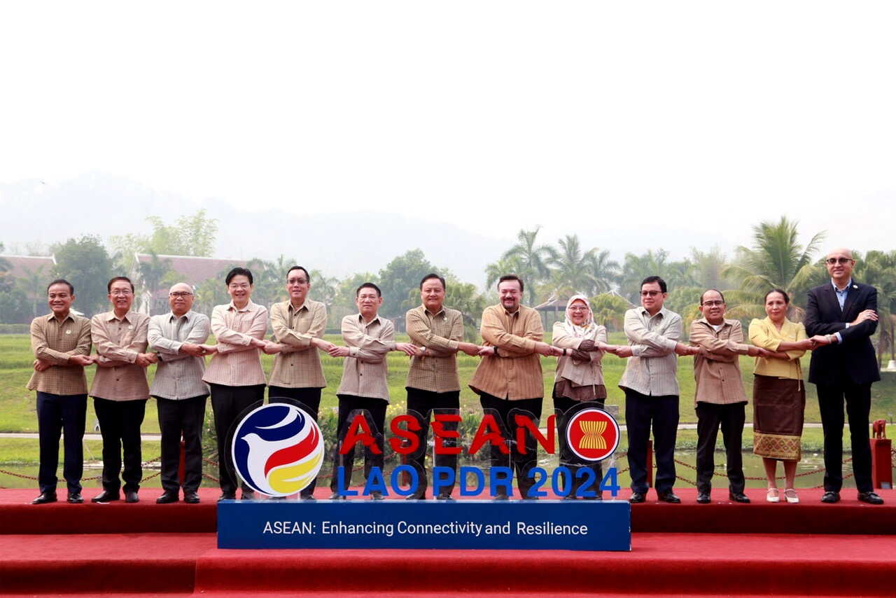 Bộ trưởng Hồ Đức Phớc và các Bộ trưởng Tài chính ASEAN chụp ảnh lưu niệm.