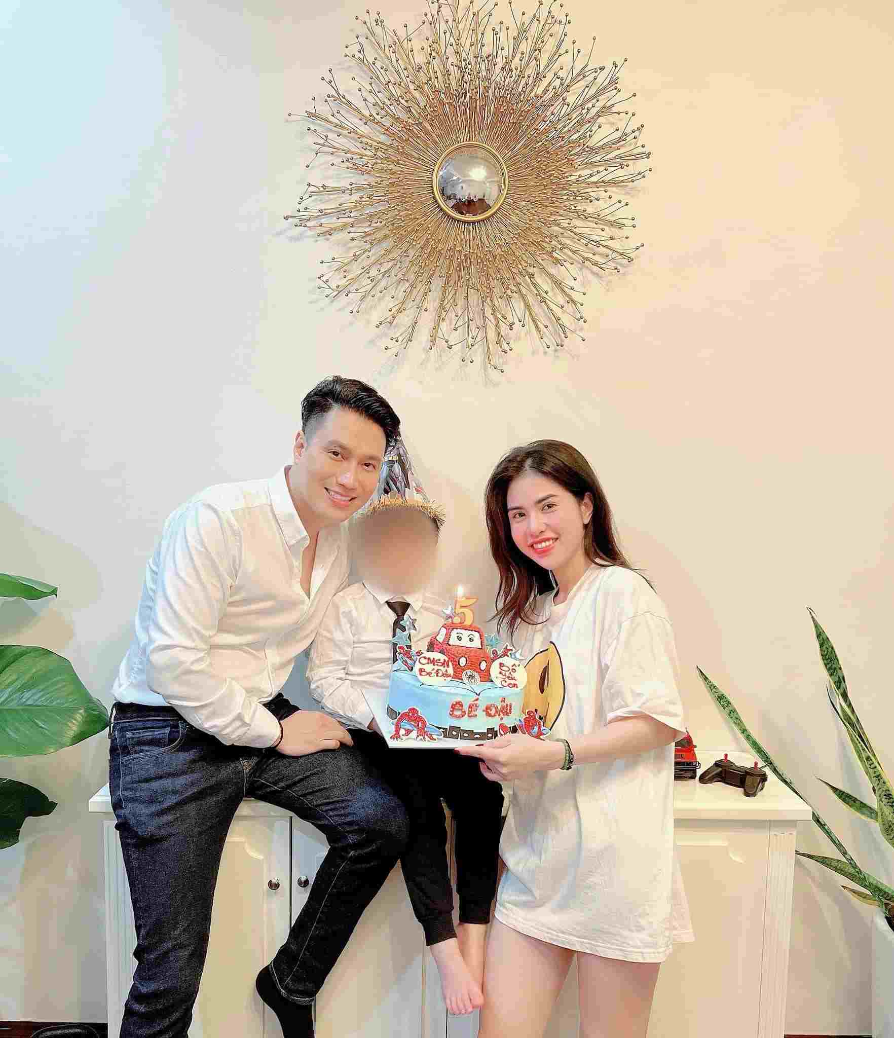 Việt Anh và vợ cũ tổ chức sinh nhật cho con trai sau khi ly hôn. Ảnh: Facebook nhân vật