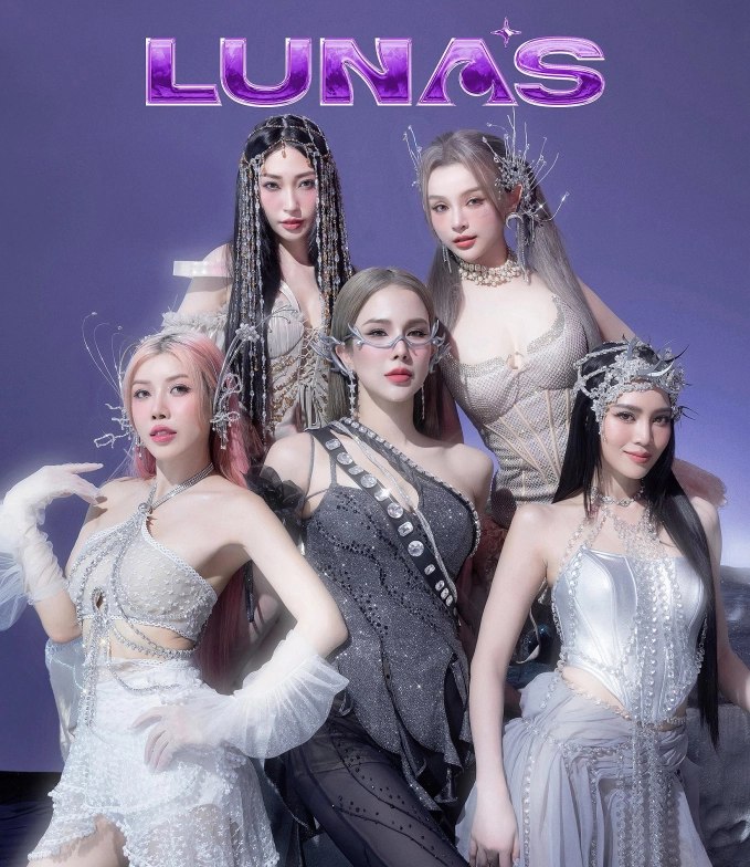 Lunas có 5 thành viên đều là thí sinh của “Chị đẹp đạp gió rẽ sóng“. Ảnh: Facebook nhân vật