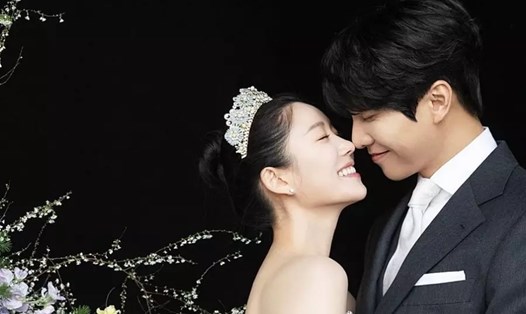 Lee Seung Gi, Lee Da In đã kết hôn được 1 năm. Ảnh: Instagram