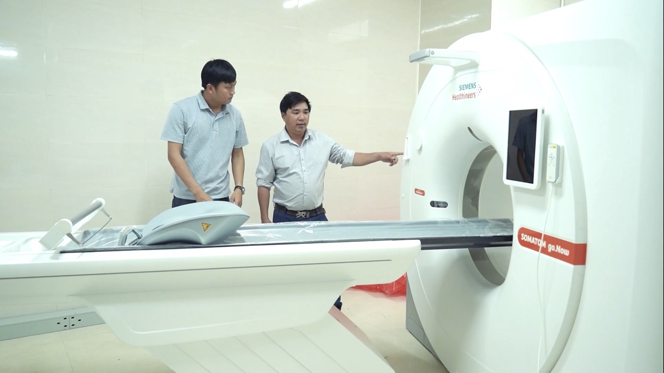Hệ thống máy móc được lắp đặt tại Trung tâm y tế Quân – Dân y kết hợp huyện Lý Sơn. Ảnh: Viên Nguyễn