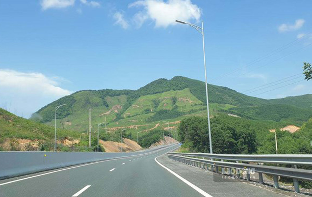 Một đoạn cao tốc Hạ Long - Vân Đồn. Ảnh: Nguyễn Hùng