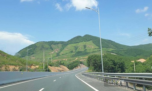Một đoạn cao tốc Hạ Long - Vân Đồn. Ảnh: Nguyễn Hùng