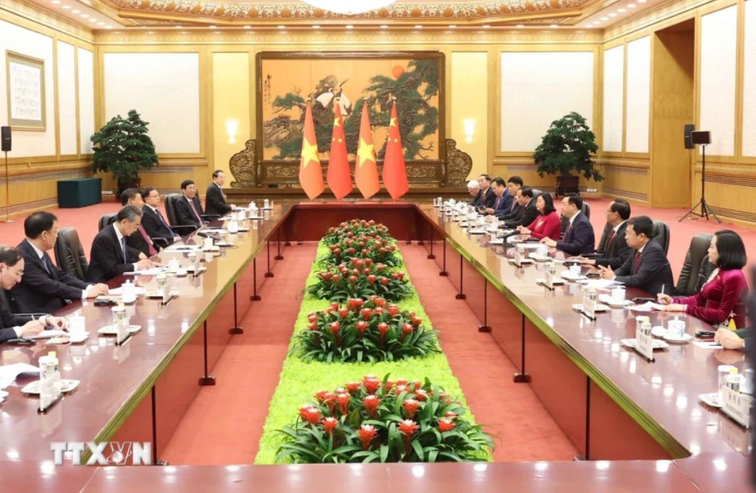 Chủ tịch Quốc hội Vương Đình Huệ hội kiến Tổng Bí thư, Chủ tịch Trung Quốc Tập Cận Bình. Ảnh: TTXVN