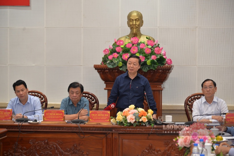 Phó Thủ tướng Chính phủ Trần Hồng Hà chủ trì cuộc họp trực tuyến với một số tỉnh vùng ĐBSCL về công tác phòng chống hạn mặn. Ảnh: Thành Nhân
