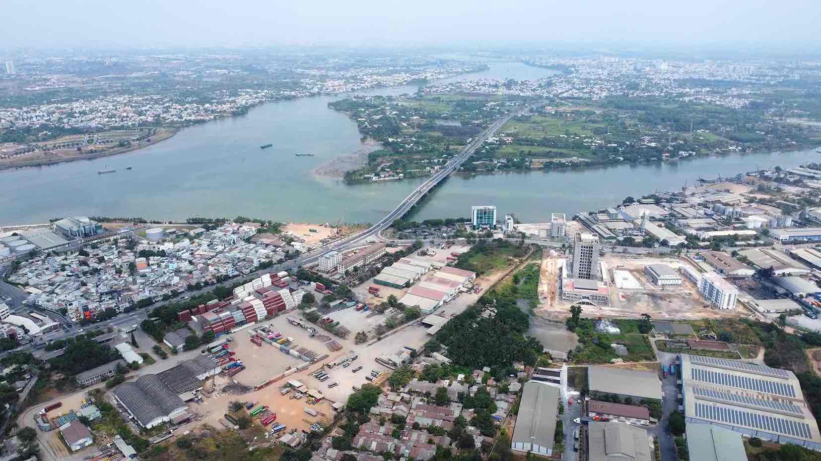Một góc Khu công nghiệp Biên Hoà 1 bên sông Đồng Nai. Ảnh: HAC