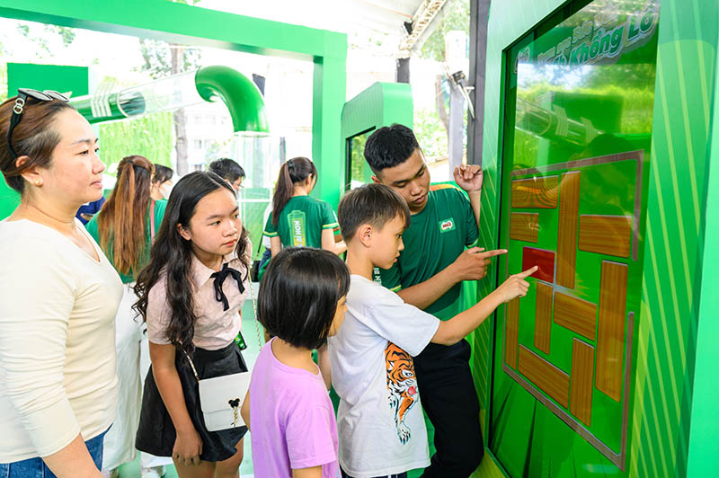 Tại sự kiện, trẻ được trải nghiệm nhiều trò chơi tương tác thú vị. Ảnh: DN cung cấp