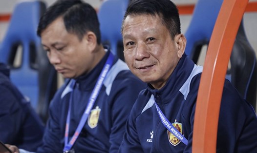 Huấn luyện viên Văn Sỹ Sơn của câu lạc bộ Quảng Nam bị phạt sau vòng 15 V.League. Ảnh: VPF