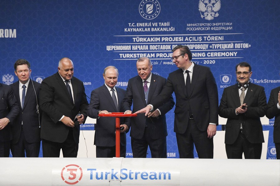 Tổng thống Nga Vladimir Putin (thứ 3 từ trái), Tổng thống Thổ Nhĩ Kỳ Recep Tayyip Erdogan (thứ 3 từ phải), Tổng thống Serbia Aleksandar Vucic (thứ 2 từ phải), Thủ tướng Bulgaria Boyko Borissov (thứ 2 từ trái) tham dự lễ khánh thành dự án TurkStream ở Istanbul, Thổ Nhĩ Kỳ, ngày 8.1.2020. Ảnh: Xinhua