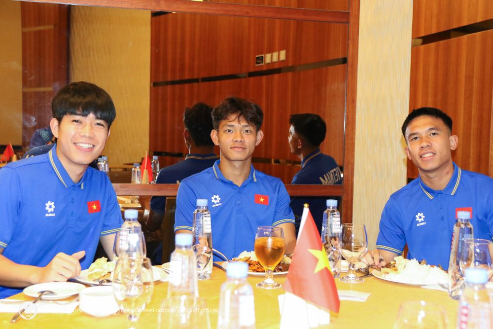 Bữa trưa của U23 Việt Nam tại khách sạn. Ảnh: VFF