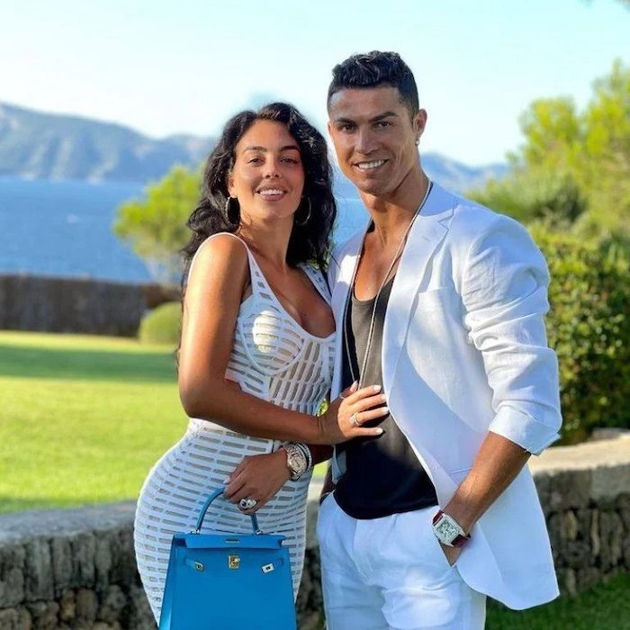 Ronaldo và bạn gái Georgina. Ảnh: Instagram
