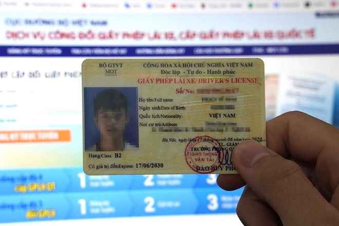 Thời điểm người dân ra đường không cần mang giấy phép lái xe cứng