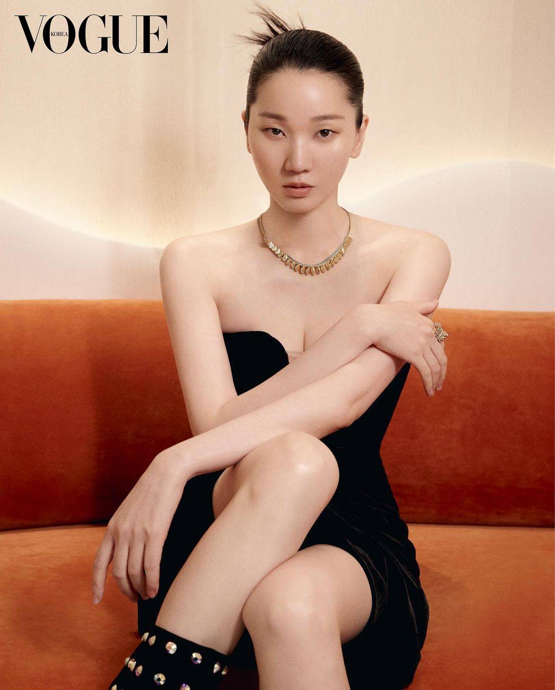 Jang Yoon Ju là người mẫu hàng đầu Hàn Quốc trước khi lấn sân diễn xuất. Ảnh: Vogue 
