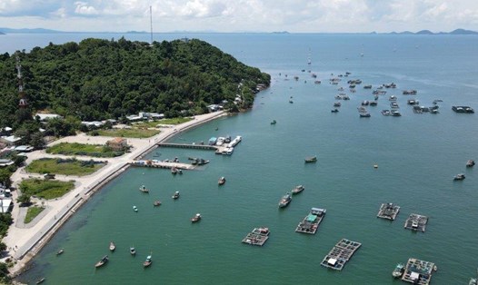 Lượng nước ngọt hiện tại trên xã đảo Tiên Hải không đủ cung cấp nhu cầu sử dụng của người dân. Ảnh: CTV
