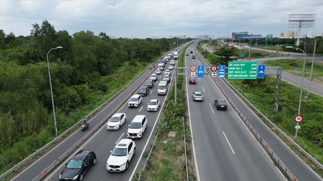 Đường dẫn cao tốc TPHCM - Long Thành - Dầu Giây sẽ được mở rộng lên 8 làn xe. Ảnh: Hữu Chánh