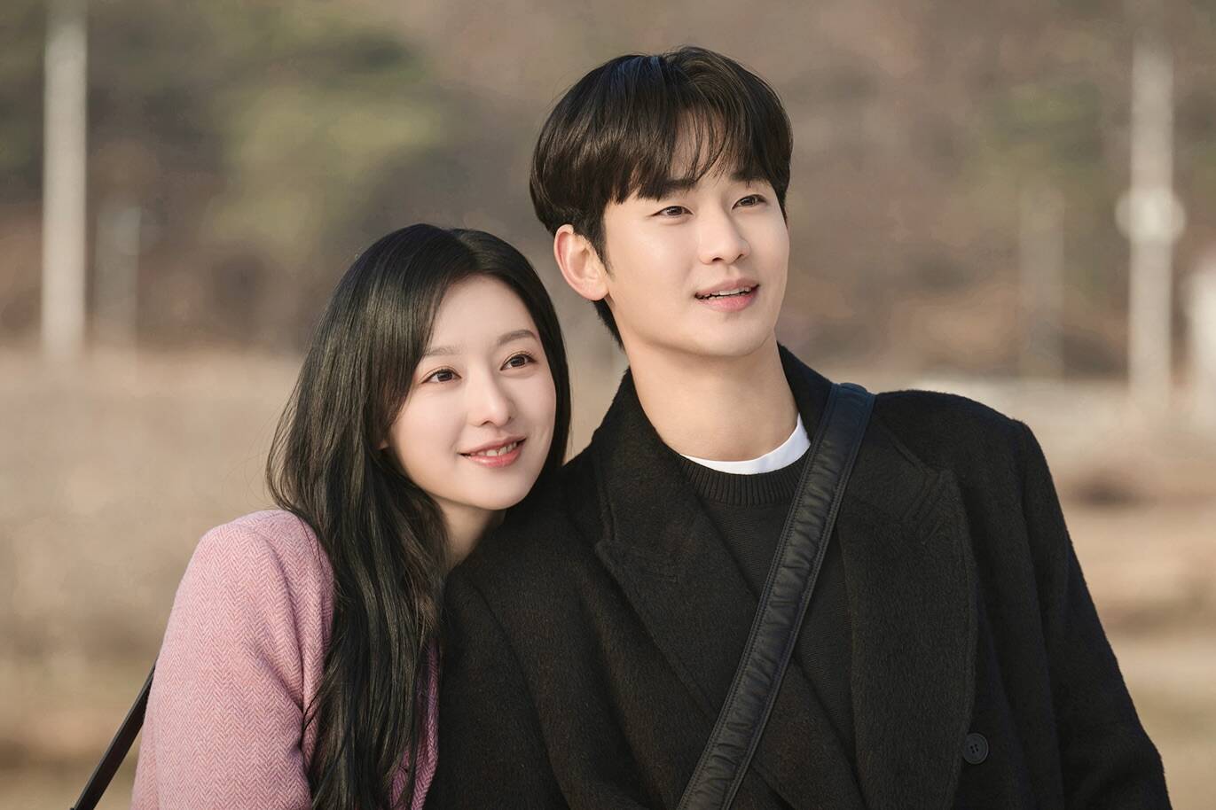 Kim Ji Won và Kim Soo Hyun đóng chính trong "Nữ hoàng nước mắt". Ảnh: Nhà sản xuất