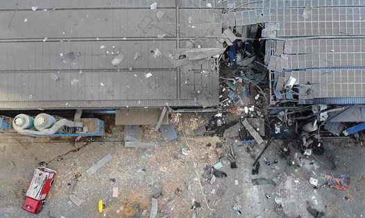 Hiện trường vụ nổ lò hơi làm 6 người tử vong sáng nay tại công ty gỗ Bình Minh, Đồng Nai. Ảnh: Hà Anh Chiến