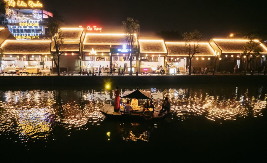 Phố cổ Hoa Lư - điểm nhấn du lịch về đêm tại Ninh Bình. Ảnh: Phố cổ Hoa Lư