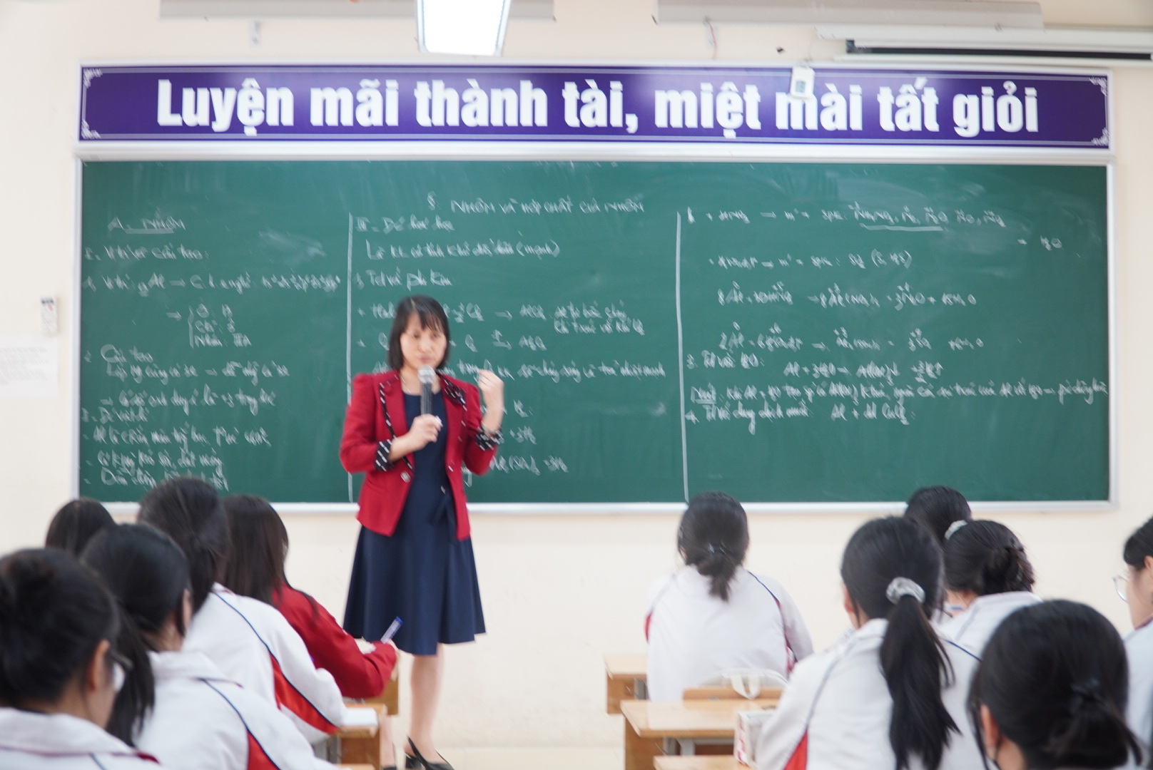 Cuộc cải cách tiền lương sau 1.7.2024 là tin vui với hàng triệu giáo viên, sinh viên sư phạm trên cả nước. Ảnh: Vân Trang