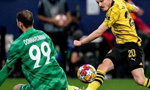 Borussia Dortmund (áo vàng) có chiến thắng xứng đáng trước PSG ở bán kết lượt đi UEFA Champions League. Ảnh: Dortmund