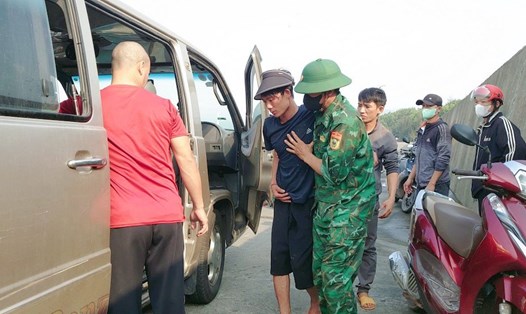 Tỉnh Quảng Bình đang tiếp tục kêu gọi tàu thuyền, khoanh vùng tìm kiếm 10 ngư dân mất tích trên biển. Ảnh: Bộ đội Biên phòng