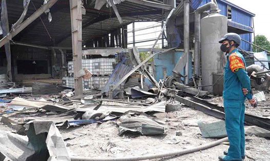 Hiện trường vụ nổ lò hơi làm 6 công nhân tử vong tại Công ty TNHH Sản xuất và Thương mại Gỗ Bình Minh, huyện Vĩnh Cửu. Ảnh: HAC