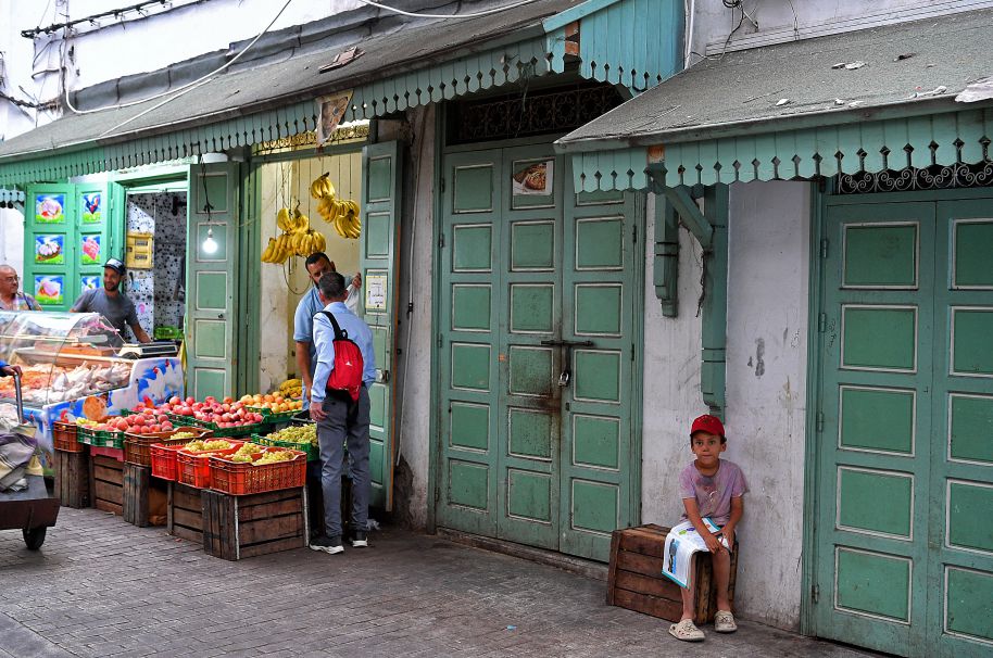 Buổi chiều cuối ngày ở một góc chợ. 