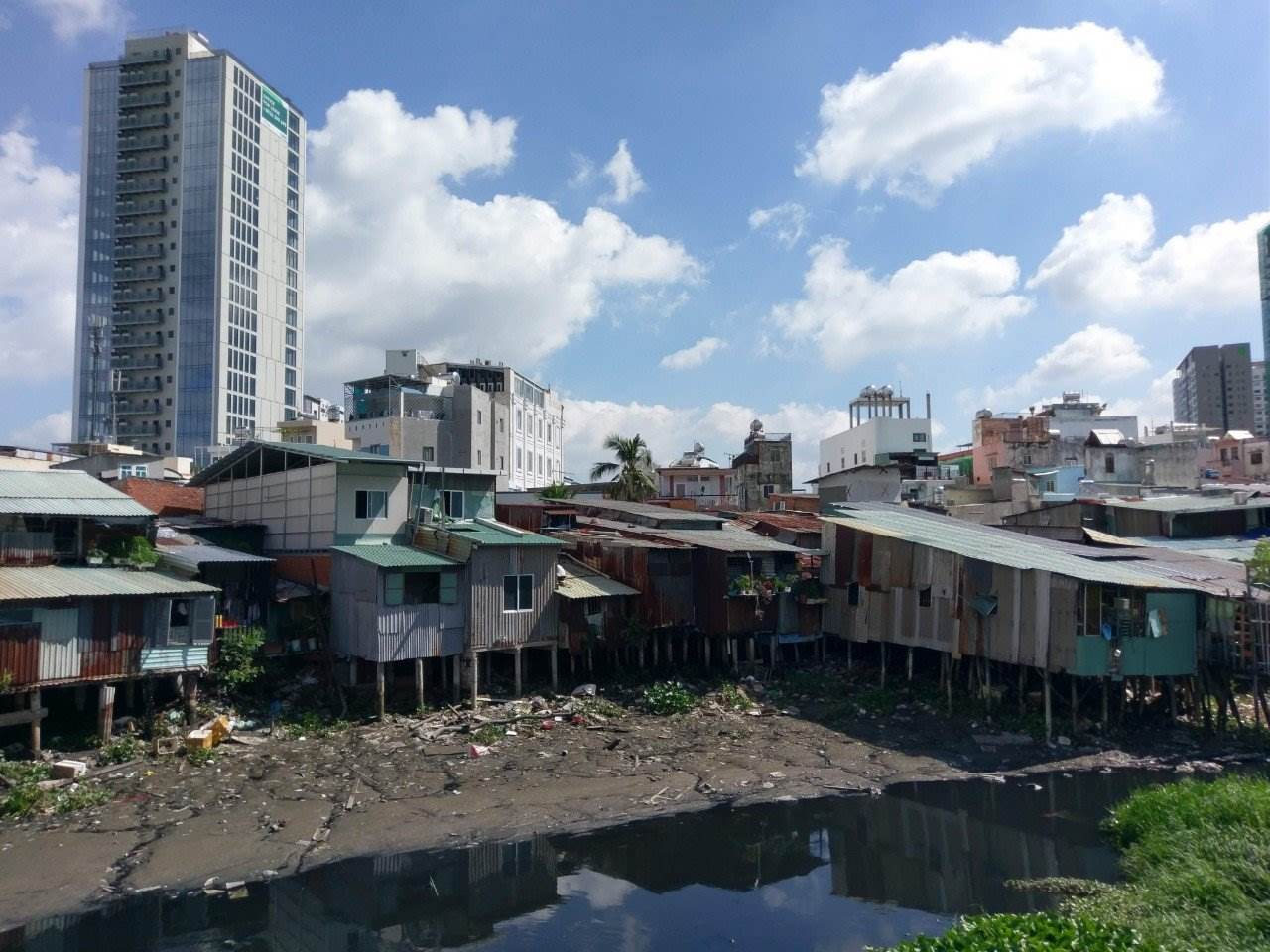 Dự án cải tạo rạch Văn Thánh dự kiến di dời hơn 1.000 căn nhà. Ảnh: Minh Quân