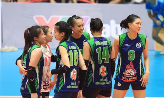 Hóa chất Đức Giang và U20 Việt Nam thi đấu trận đầu tiên tại giải bóng chuyền nữ quốc tế cúp VTV9 - Bình Điền 2024. Ảnh: Hoàng Huê