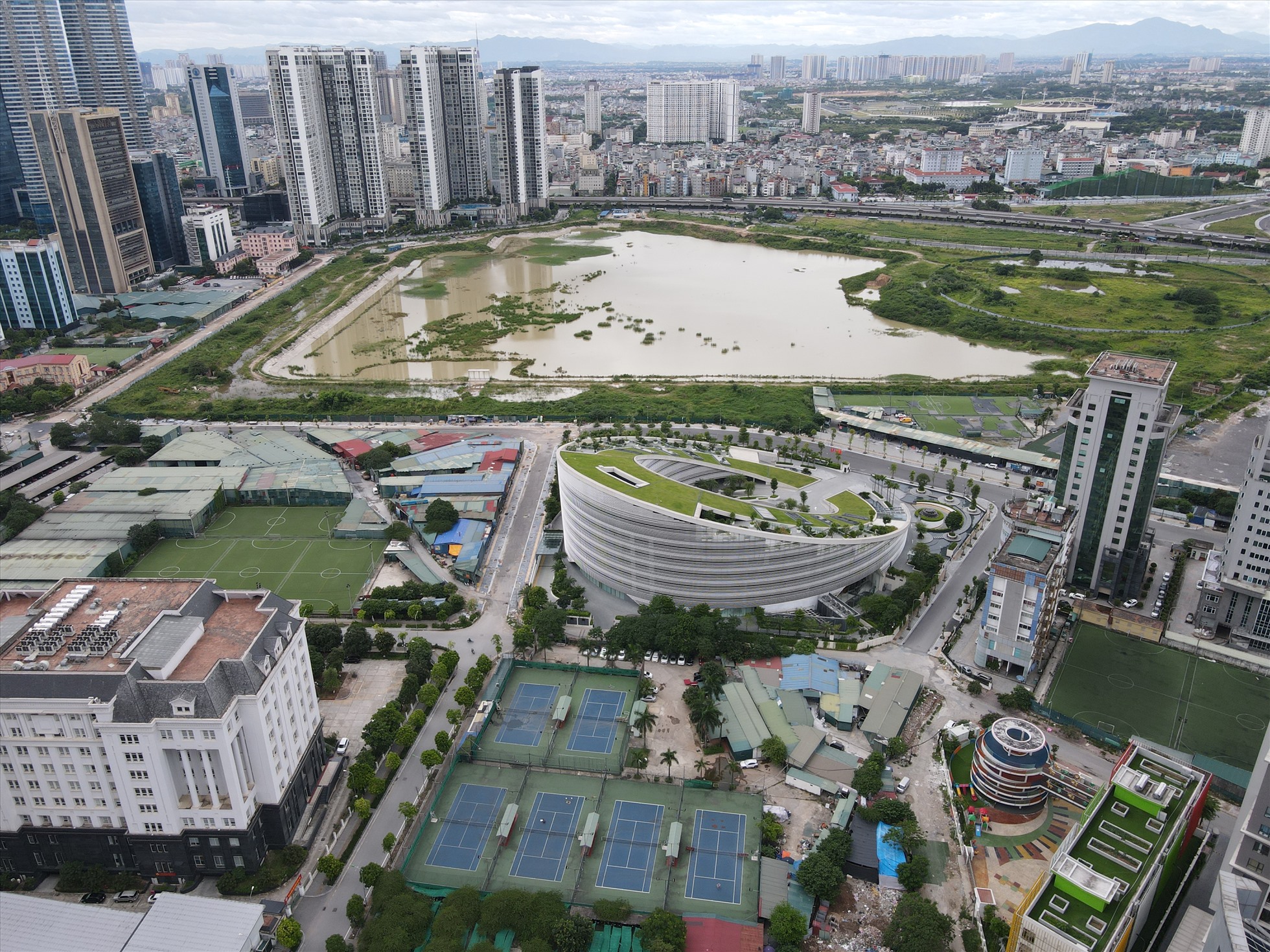 Theo chuyên gia, mua bất động sản vì nhu cầu thực hay đầu tư đều phải cân nhắc tài chính, tránh rủi ro không đáng có. Ảnh minh họa: Phan Anh