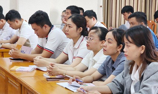 Đoàn viên công đoàn ưu tú tại Đà Nẵng tham gia lớp học cảm tình Đảng. Ảnh: Thùy Trang