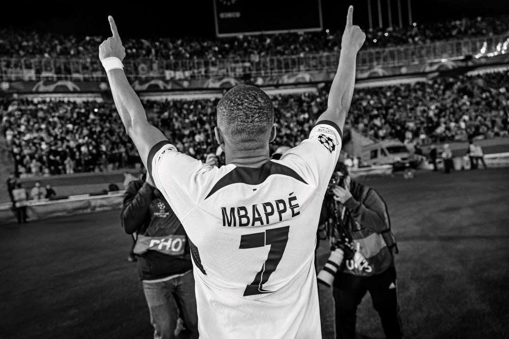 Mbappe vẫn cống hiến hết mình trong mùa giải cuối cùng ở PSG.  Ảnh: PSG