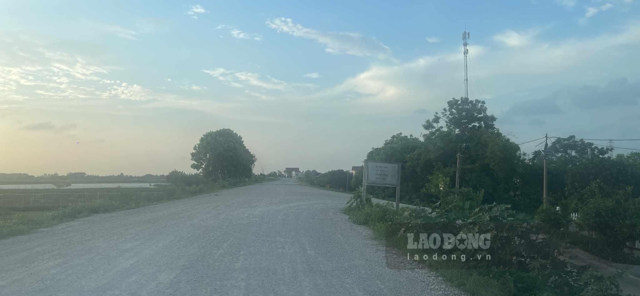 Xe "hổ vồ" 4 chân tạm thời đã vắng bóng trên đê sông, đường làng sau phản ánh của Lao Động. Ảnh: Nam Hồng