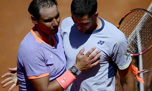 Rafael Nadal thất bại trước Hubert Hurkacz và chia tay Rome Masters 2024 ngay ở vòng 2. Ảnh: Internazionali BNL d'Italia