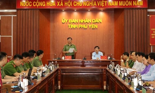 Thanh tra Bộ Công an công bố quyết định thanh tra đối với UBND tỉnh Phú Yên. Ảnh: Phuyen.gov.vn