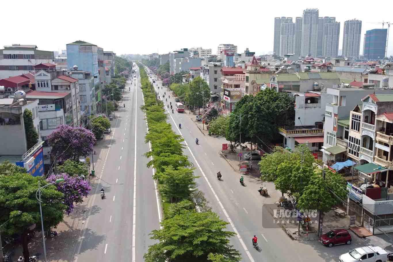 Đường Lê Trọng Tấn hiện có 6 làn xe, trong đó có 2 làn dành cho xe buýt nhanh BRT.