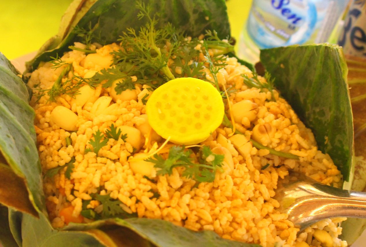 Món cơm hạt sen. Ảnh: Lâm Điền